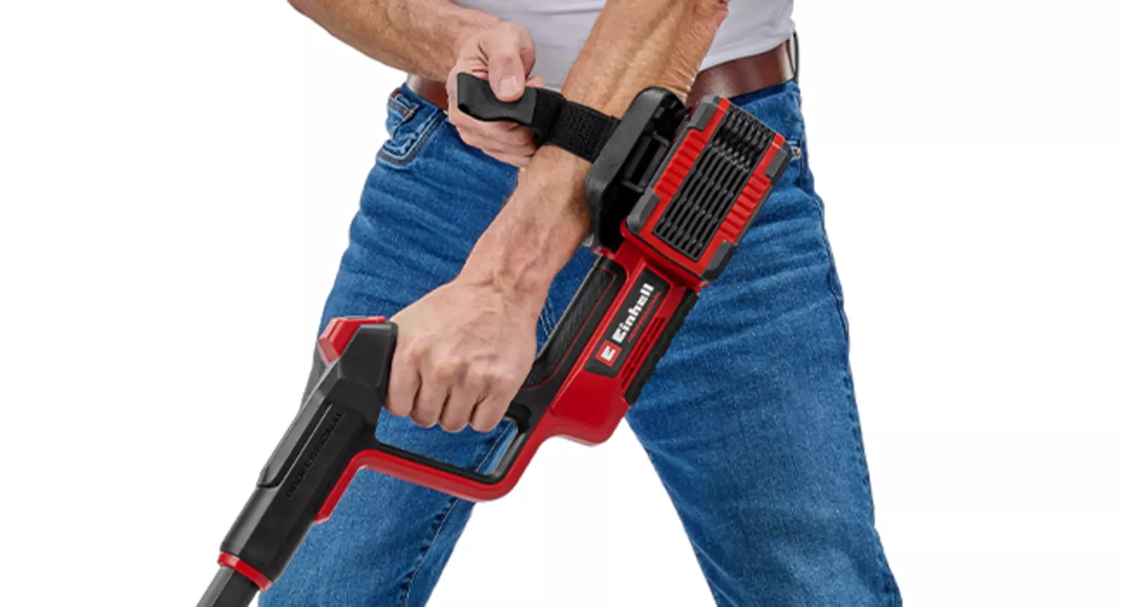 Акумуляторний повітродув Einhell GP-LB 36/270 Li E BL-Solo з балансувальною ручкою під час використання.