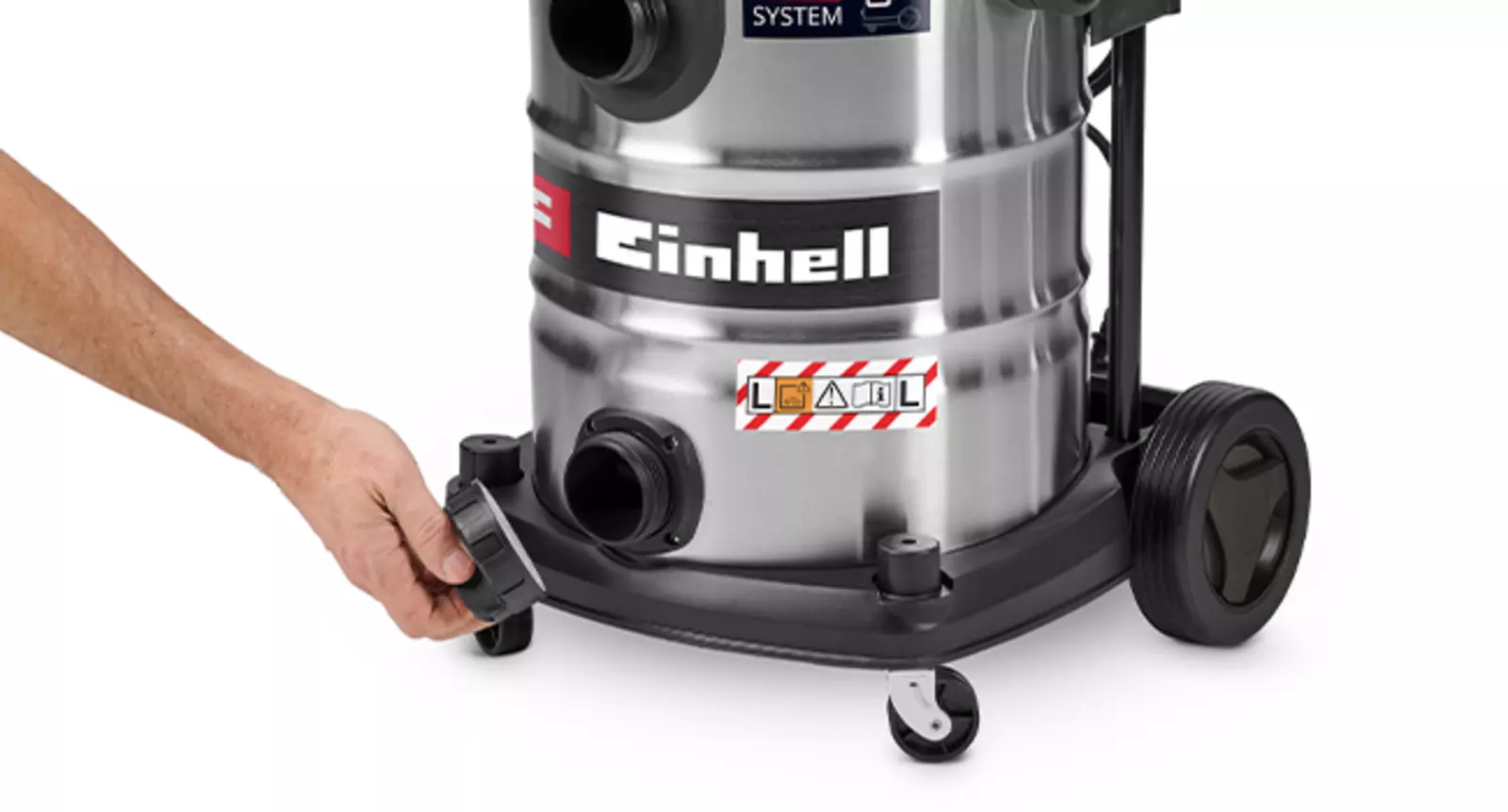 Пользователь открывает винт слива воды в нижней части пылесоса для влажной и сухой уборки Einhell TE-VC 3080 SACL.