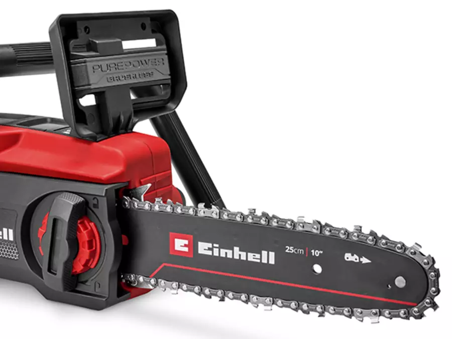 Крупный план цепи и шины аккумуляторной бензопилы Einhell GE-LC 18/25 Li BL.