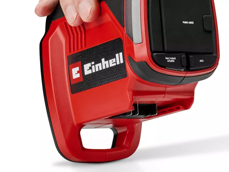 Крупный план аккумуляторной электростанции Einhell TE-ES 18/150/1 Li-C-Solo с крюком для подвешивания.