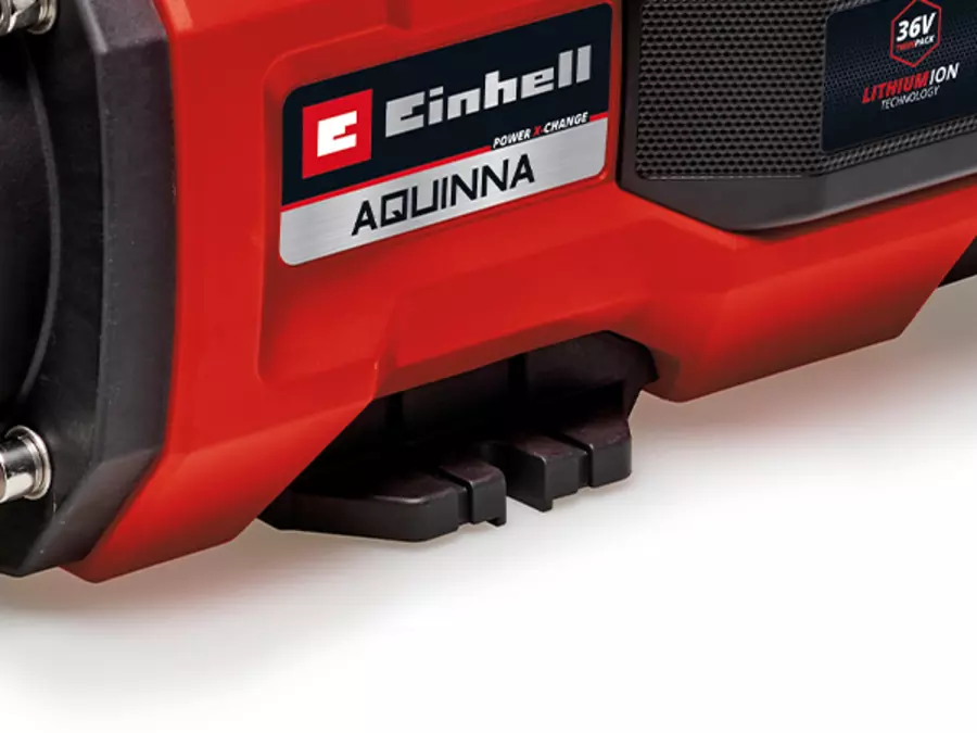 Кріпильні отвори на нижній частині насоса Einhell AQUINNA 36/34.